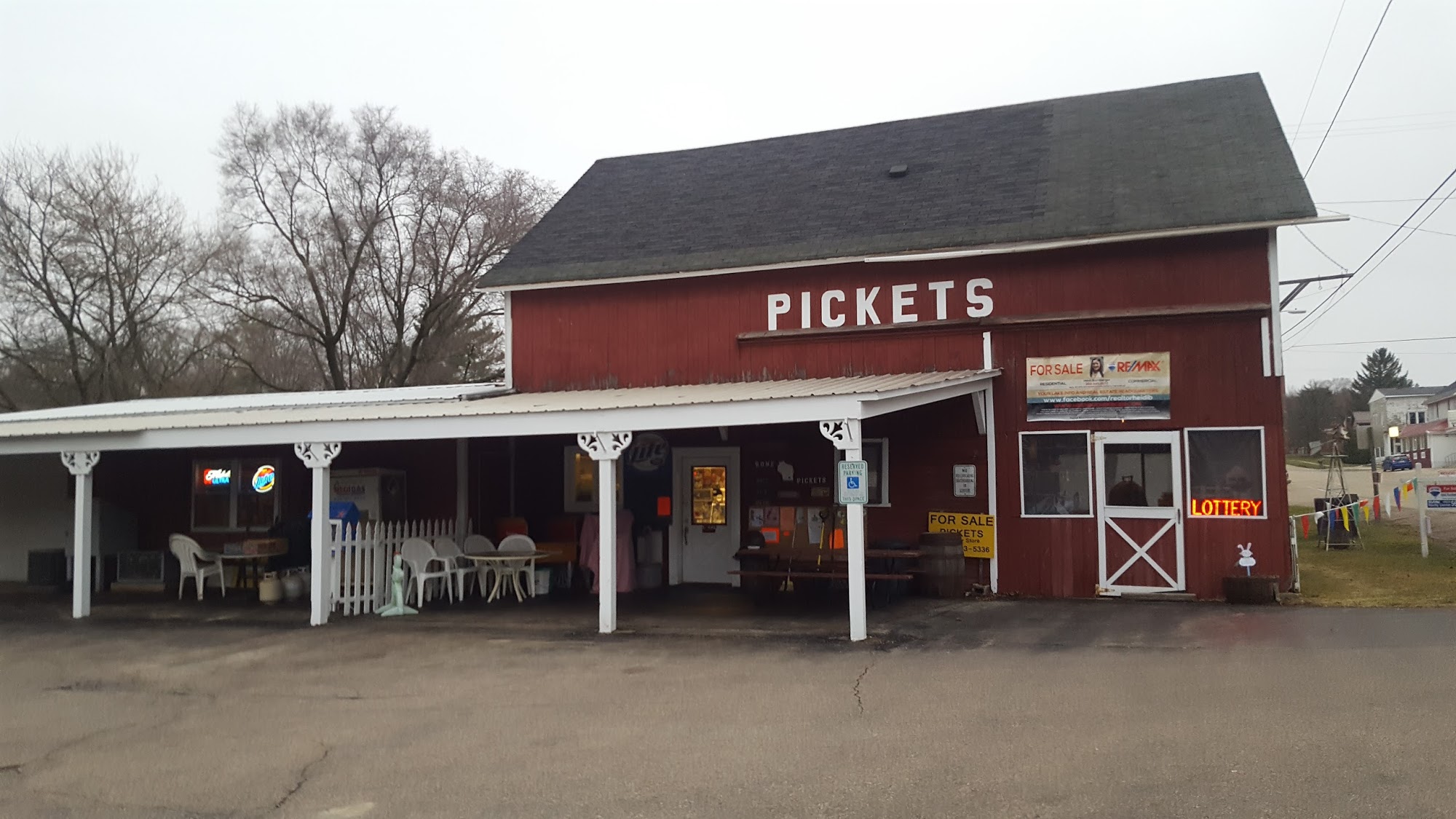 Pickets Country Store