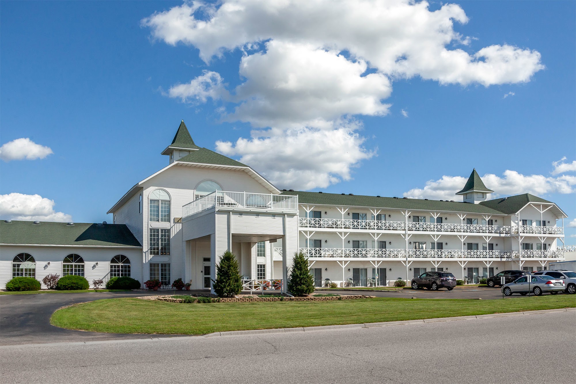 Wintergreen Conference Center and Clarion Hotel & Suites