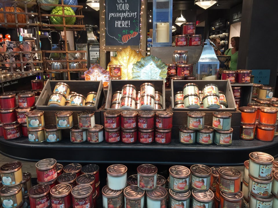 White Barn Candle 3000 Charleston Town Center, Charleston
