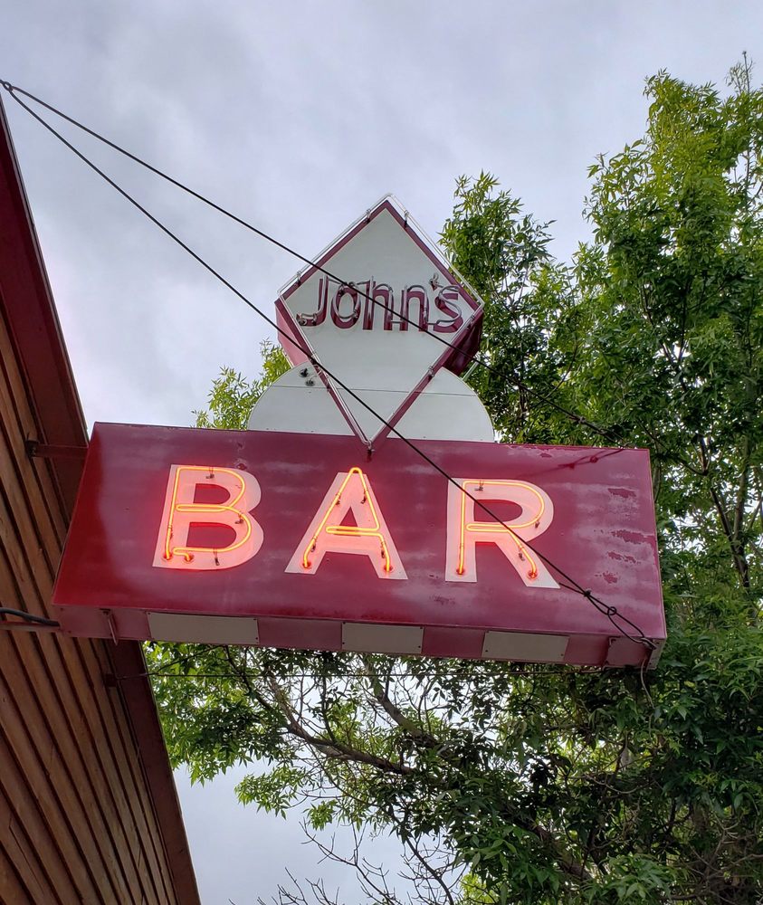 John's Bar